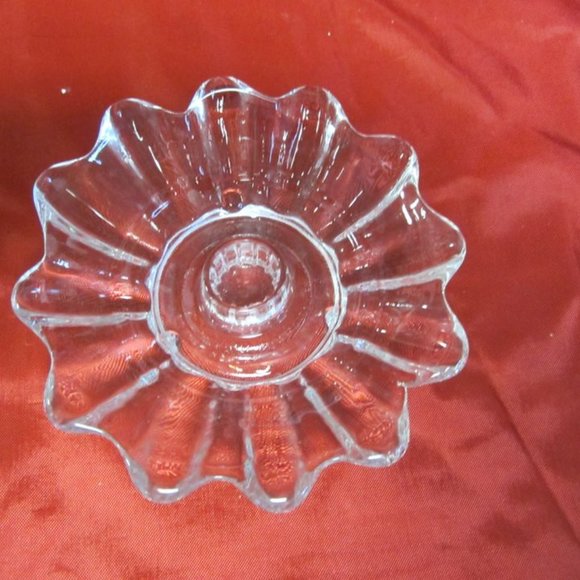 VTG MADE IN USA CRYSTAL TAPERED CANDLE HOLDER, FLOWER SHAPED DISH TYPE - Picture 3 of 5